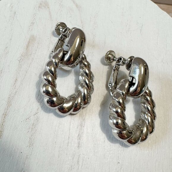 Napier Vintage Twisted Door Knocker Style Screw back Clip Earrings Silver Tone - Picture 9 of 9